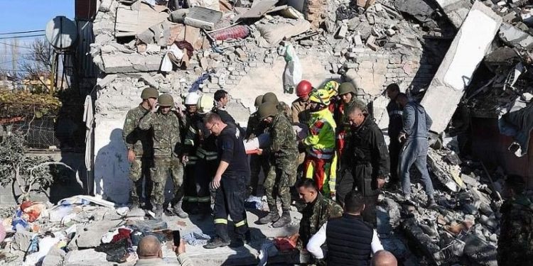 Dyshohet se një familje vdiq nga tërmeti në Thumanë (Emrat)