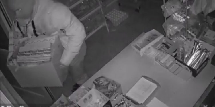 Kapet hajnin duke vjedhur në një qendër tregtare në Prishtin