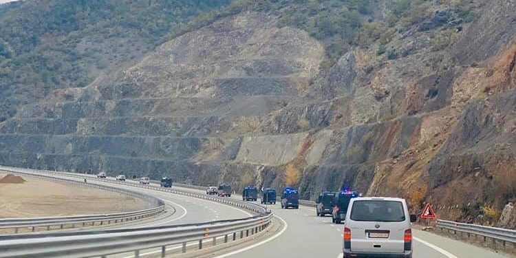 Pas Ushtrisë edhe Policia e Kosovës niset drejt Shqipërisë