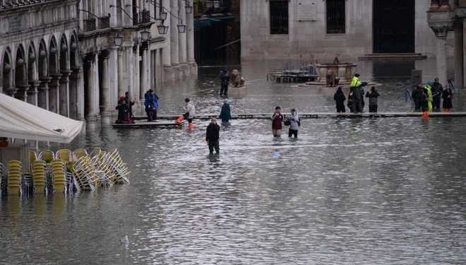 Venecia ende nën ujë, dëmet arrijnë shumën 1 miliard euro