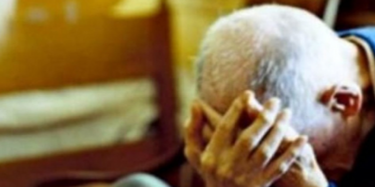 Djali e rrah babain në Rahovec, arrestohet