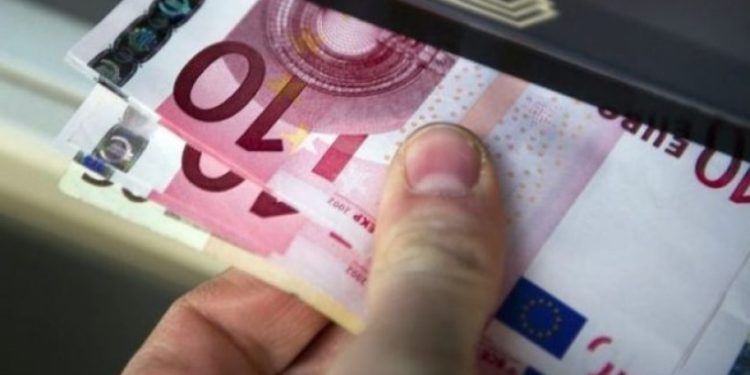 Krizë për rrogat: Kosova ka buxhet vetëm për janar dhe shkurt