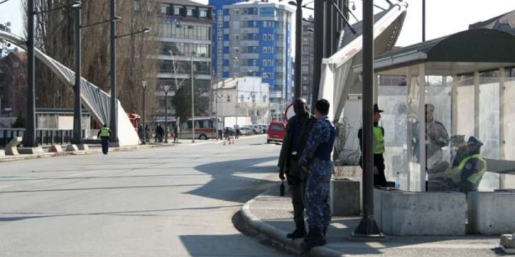 Dy serbë e rrahin një shqiptarë në Veri