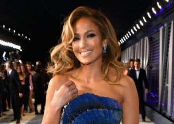 Jennifer Lopez 50 vjeçare, por po i sfidon vajzat e reja