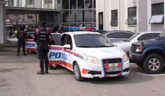 Njësia Speciale në aksion arrestohen 2 francezë