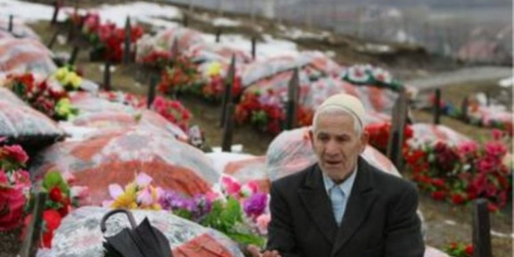 “Sveçla duhet t’i kërkoi falje Reçakut”