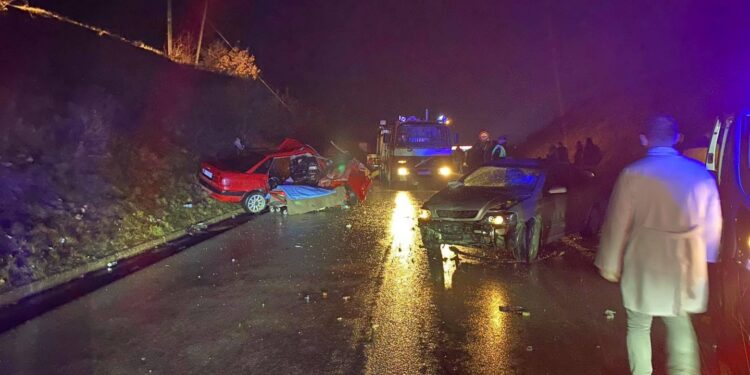 Veturat ‘dyfishë’ – Aksidennë në Arllat ku dyshohet për një të vdekur (foto)