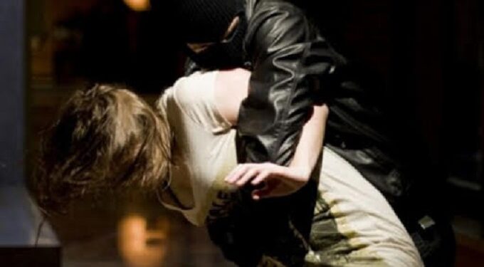 Vajza rrëmbehet në sy të babës nga dy burra  në Istog