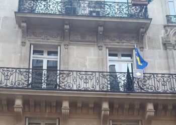 Ambasada e Kosovës në Paris ka një njoftim për qytetarët