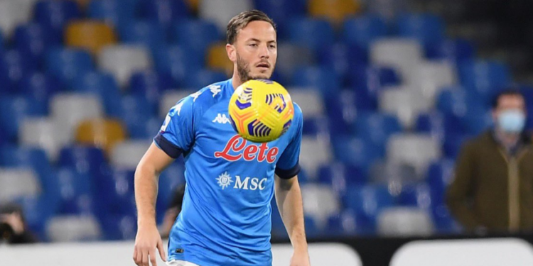 Këndellet Napoli, triumfon ndaj Beneventos
