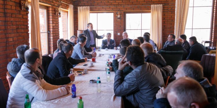 Elmi Reçica: Ja pse Enver Hoxha duhet të bëhet Kryeministër i Kosovës