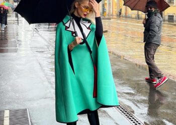 Marina publikon foto nga Milano, ndjekësit kapin detajin interesant