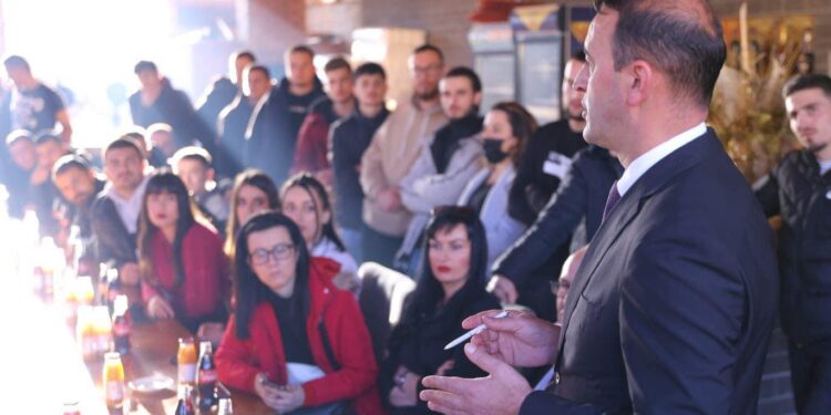 Pritje madhështore për Daut Haradinajn nga të rinjtë e Lipjanit