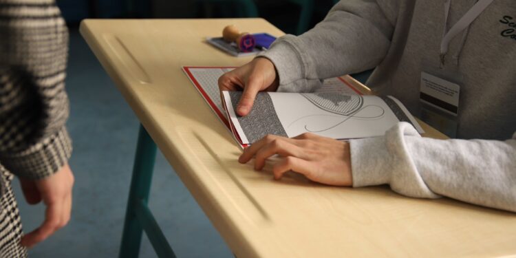 Më pak se një gjysmë ore kohë deri në mbylljen e vendvotimeve në Kosovë