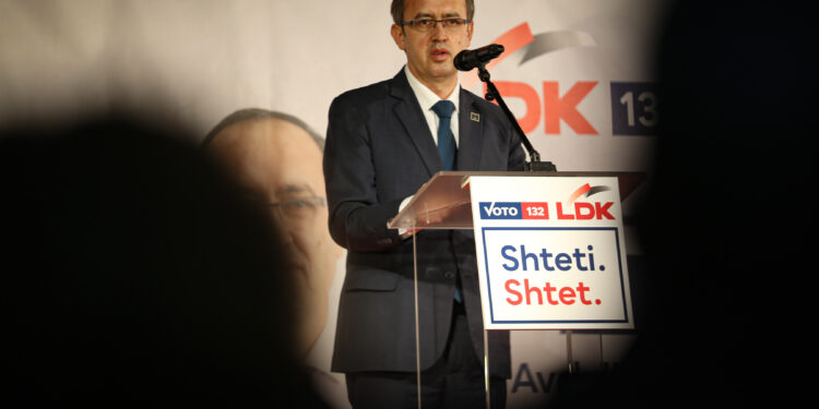 Hoti: Askush nuk mund ta bartë frymën rugoviane në kampet tjera politike