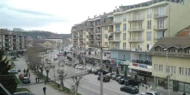 Një person rrah gruan me të cilën bashkëjeton në Suharekë