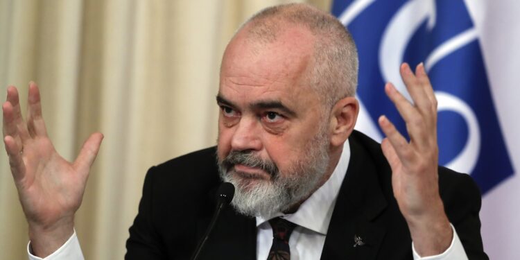 Rama: Në pranverë nis vaksinimi masiv