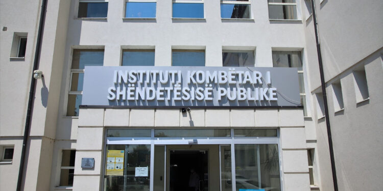 IKSHPK me apel për qytetarët: Qëndroni në shtëpi dhe dilni vetëm për nevoja të domosdoshme