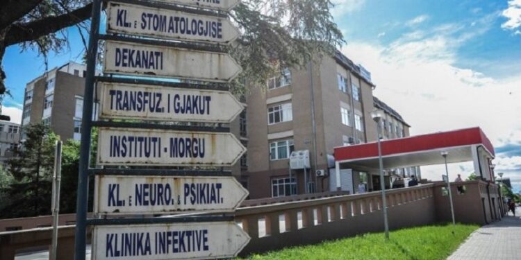 Gjakderdhje në tru, ndrydhje në mushkëri e thyerje të kockave të fytyrës/ Gjendja e 3-vjeçarit që u lëndua në Prishtinë
