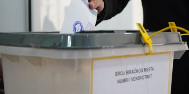 Nuk ka zarfa për votim me kusht, qytetarët detyrohen të mos votojnë