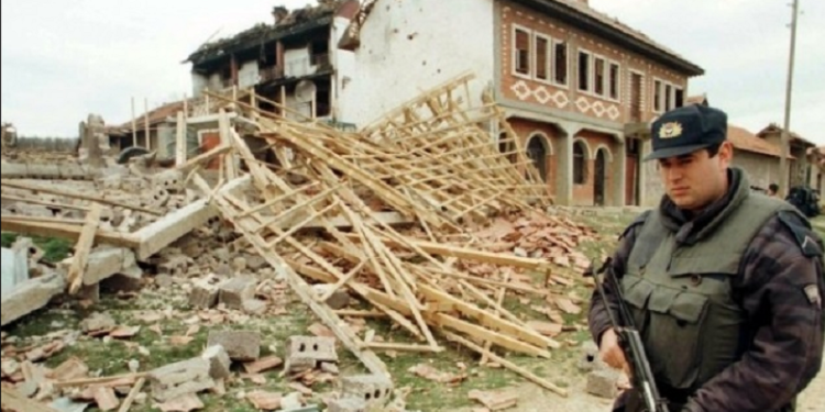 ‘Unë nuk mund të vdes pa e thënë këtë’: Ish-polici serb dëshmon se Adem Jashari është prerë në fyt