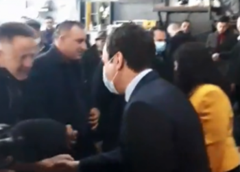 Dreshaj i AAK-së e quna Kurtin, Kryeministër e Vjosën, Presidente në tubimin e Vetëvendosjes në Istog