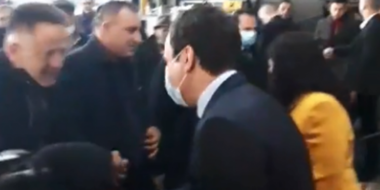 Dreshaj i AAK-së e quna Kurtin, Kryeministër e Vjosën, Presidente në tubimin e Vetëvendosjes në Istog