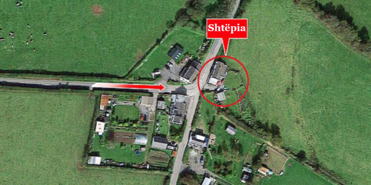 E kanë goditur 21 vetura, kjo është shtëpia më e rrezikshme për të jetuar