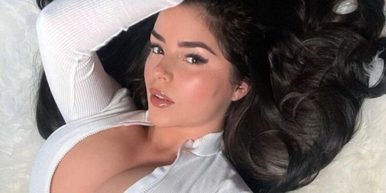 Demi Rose kthehet pas në kohë, ndan imazhe nga koha kur ishte në Uganda