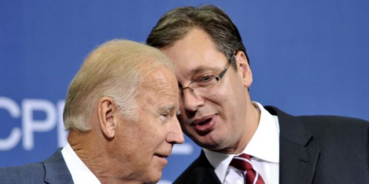 Bideni kërkon nga Vuçiqi marrëveshje për njohjen reciproke Kosovë-Serbi