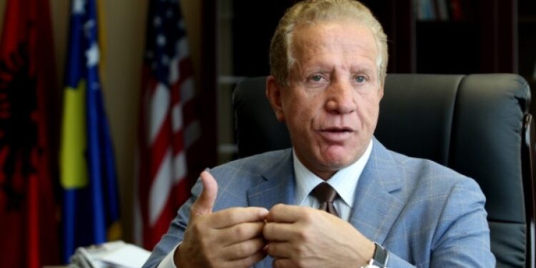 ‘Baci’ tregohet zemërgjerë me Albinin, thotë se do të qëndrojë në sallë për votimin e presidentit!