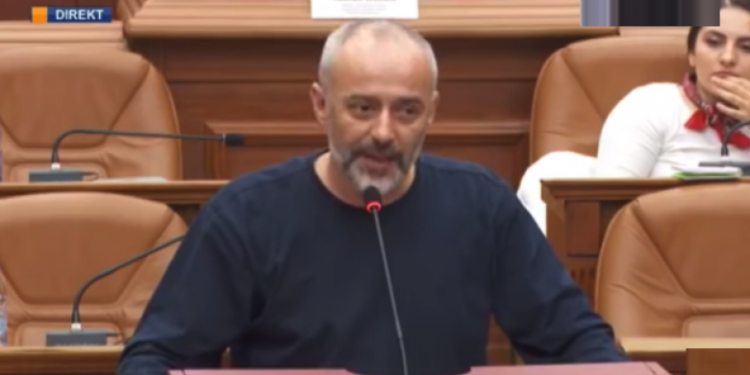Asamblistët e LVV-së në Prizren kundër Mytaher Haskukës: Për akuzën e sotme, turp të qoftë kryetar