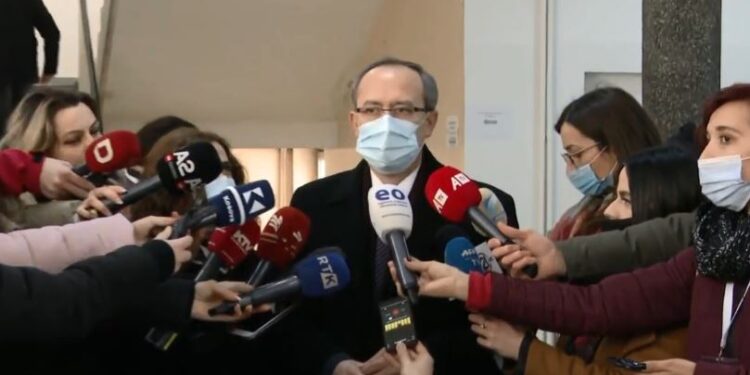 Hoti: Pres që të kemi një proces të rregullt të standardeve evropiane