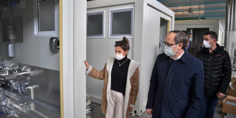 Biznese të mbyllura e në prag të falimentimit, por sipas Hotit – Kosova po i kthehet normalitetit