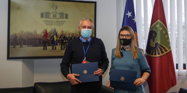 Komuna e Prishtinës dhuron 38 automjete për FSK-në