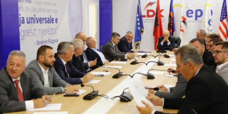 LDK-ja thotë se po i kompenson largimet e atyre që shkuan me Osmanin