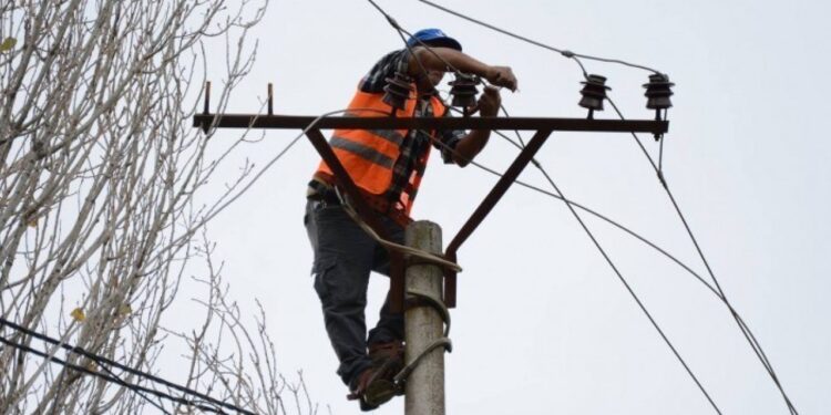 KEDS punon për sigurinë e sistemit, mbesin pa rrymë disa qytete e fshatra