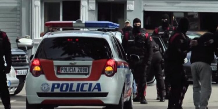 Plagosi me thikë kunatin, arrestohet pas dy ditësh 27 vjeçari në Tiranë