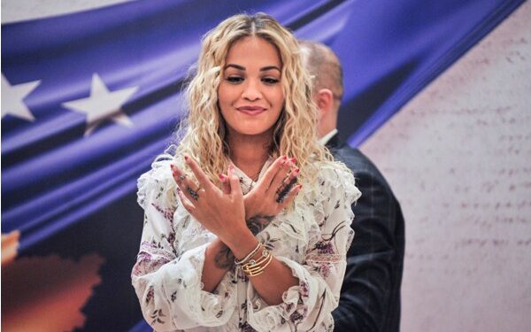 Rita Ora flet për karrierën e saj gjatë izolimit