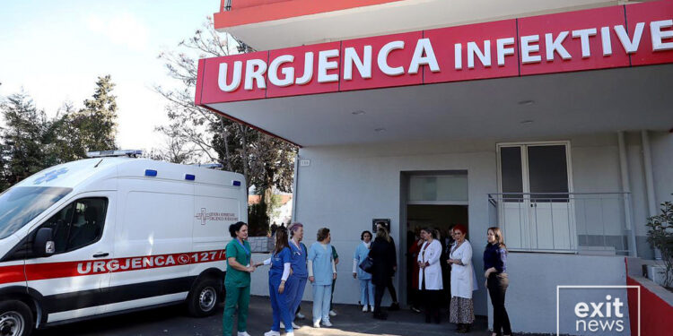 Mjekja tregon momentet e fundit të 17-vjeçarit që humbi jetën nga COVID-19