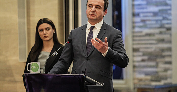Albin Kurti u dërgon mesazh 200 prokurorëve të Kosovës