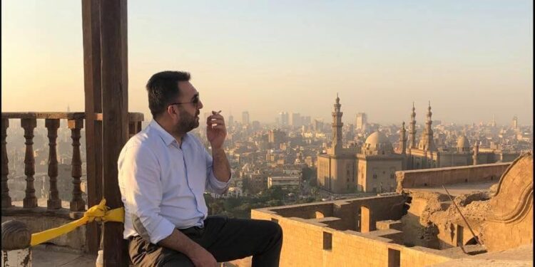 “Kapja e shtetit” – Izedin Bytyqi kthen në punë “babën e tenderëve”, disa ditë pas u shkarkua