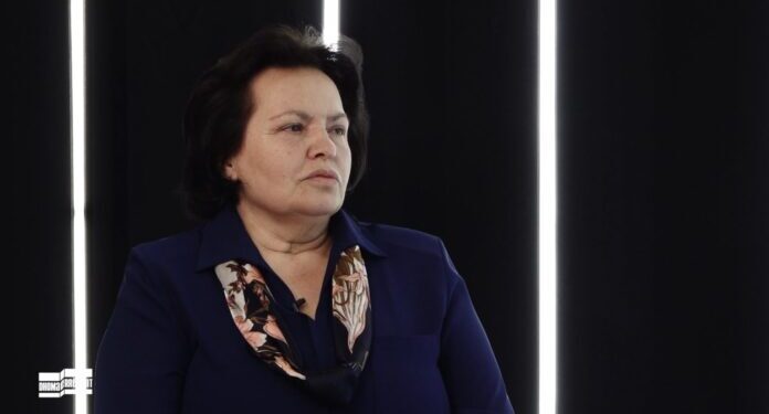 Forcat serbe ia vranë dhe ia zhdukën dy djemtë dhe burrin – rrëfimi tragjik i Luljeta Sharanit