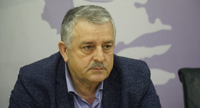 Brenda dy viteve, Agim Veliu u shkarkua nga disa pozita