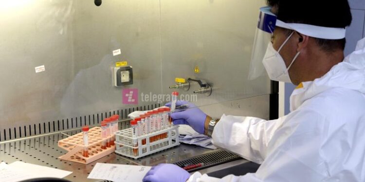 Nga 548 raste të reja me coronavirus 250 janë konfirmuar vetëm në Prishtinë