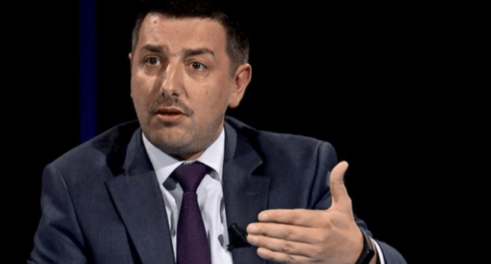 Valon Syla: Armend Mehaj rrethin e Obiliqit s’i ka lënë as dasmat me i festu me flamur