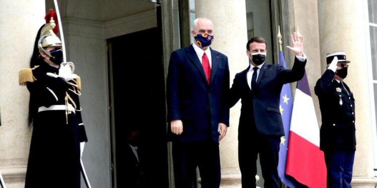 Rama nuk ndërmjetëson në dialog, thotë se mbron detyrimisht interesat e Kosovës