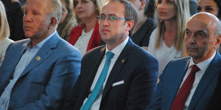 Rugova, ironizon me Isa Mustafën: Bashkë me Bacin Behgjet, LDK i mori 12.6%