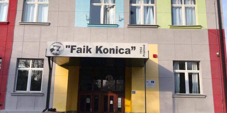 Prindërit s’presin nga Komuna e Prishtinës, angazhohen për rregullimin e shkollës “Faik Konica”