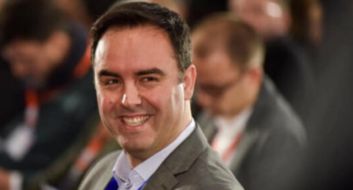 Glauk Konjufca tallet me Grenellin: Kurti është shumë i zënë për t’iu përgjigjur